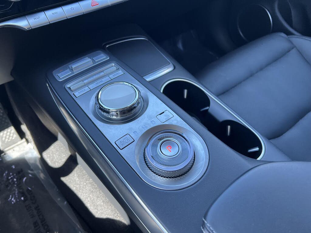 2025 Genesis GV70