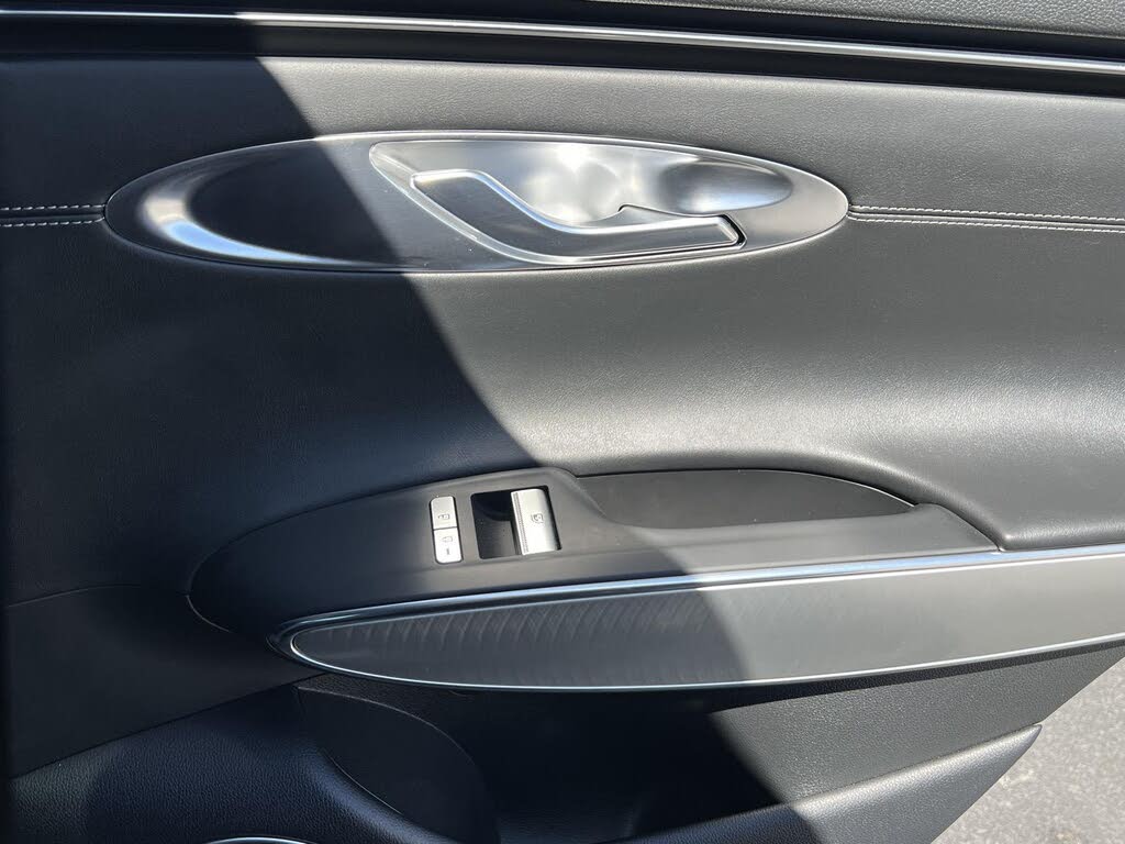 2025 Genesis GV70