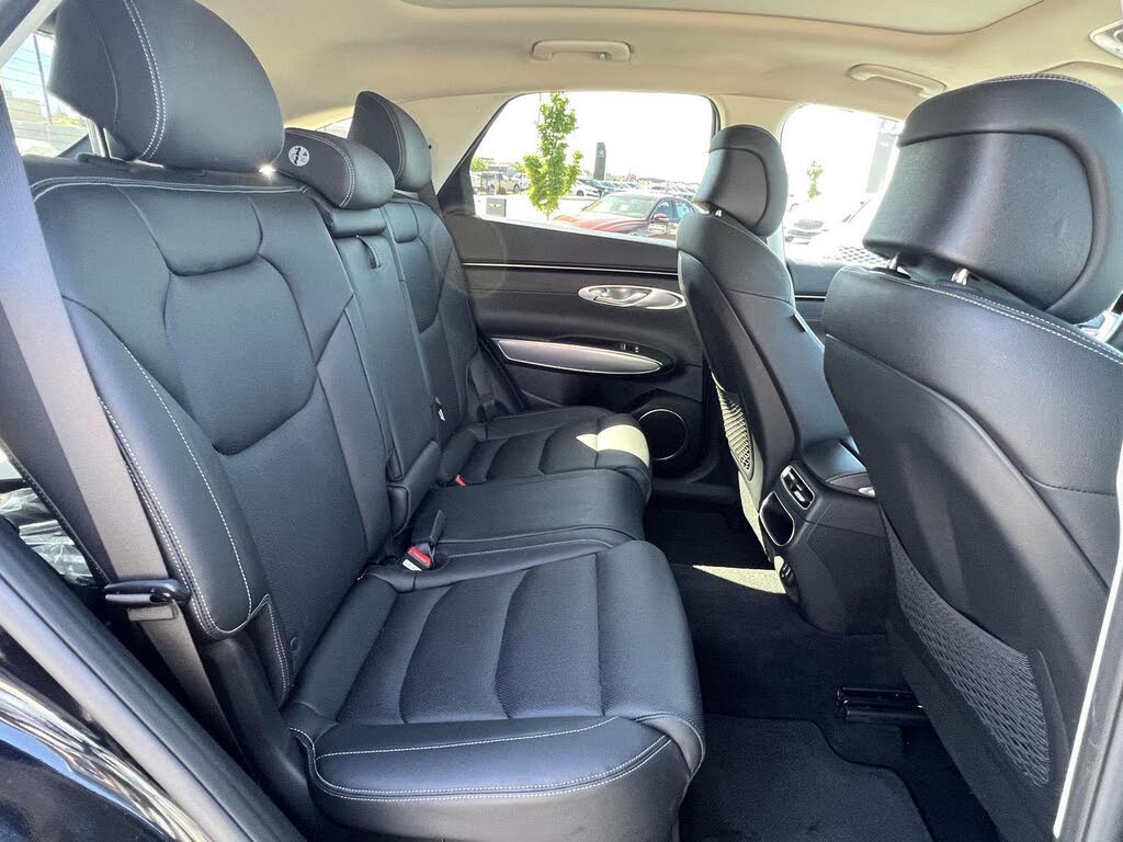 2025 Genesis GV70