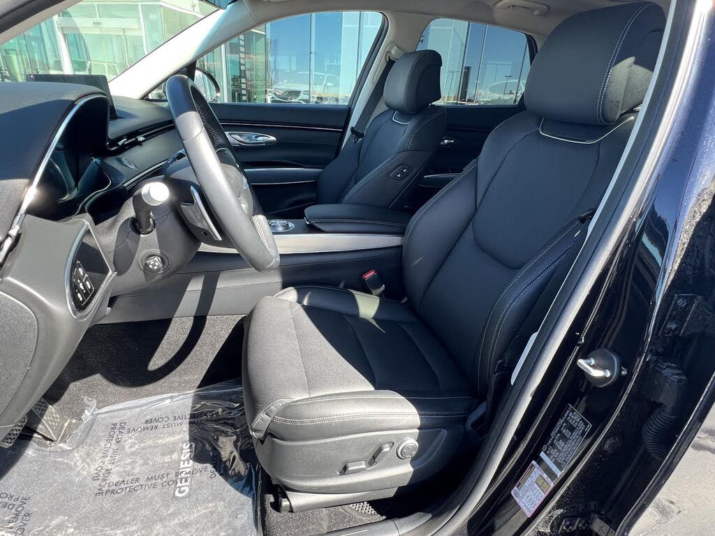 2025 Genesis GV70