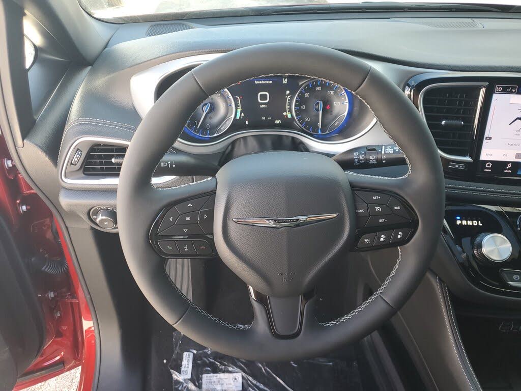 2025 Chrysler Pacifica
