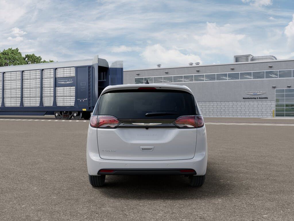 2026 Chrysler Voyager