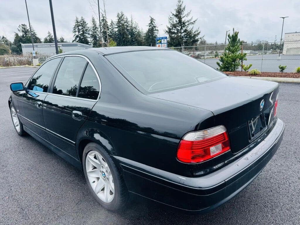 2002 BMW 5 Series 525i