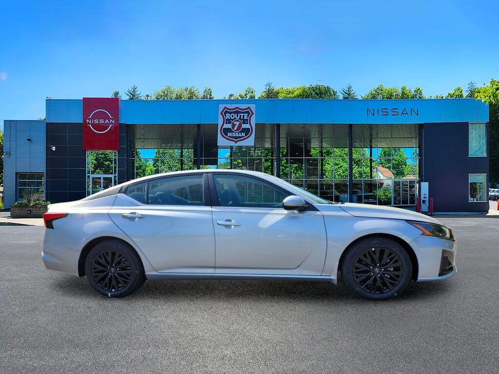 2025 Nissan Altima