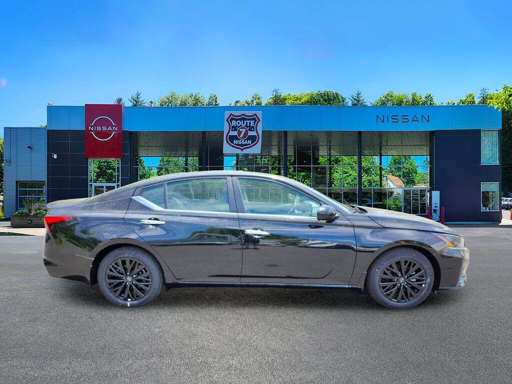 2025 Nissan Altima