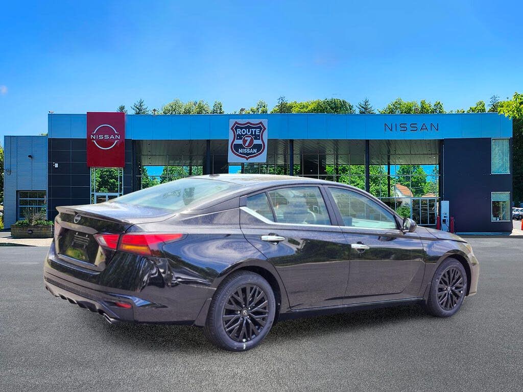 2025 Nissan Altima