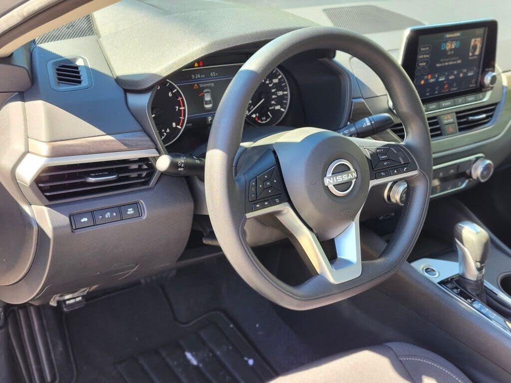 2025 Nissan Altima