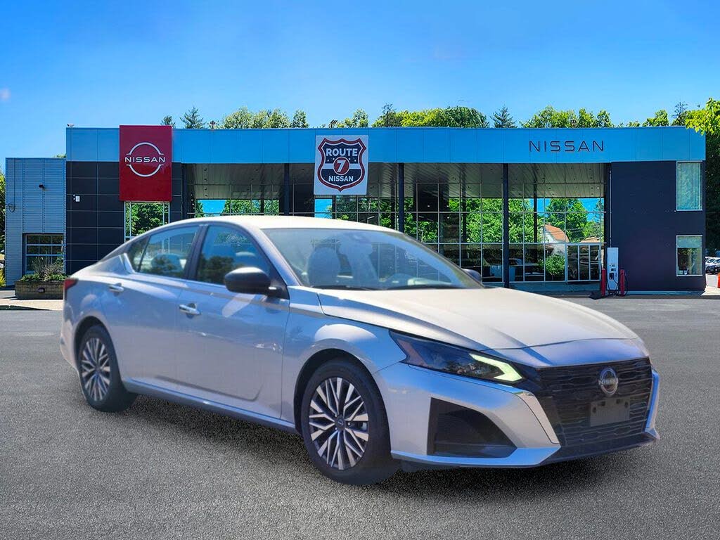 2025 Nissan Altima