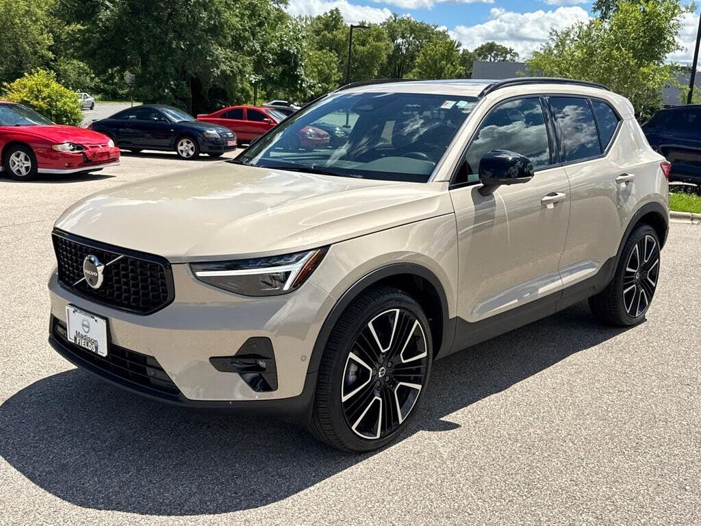 2025 Volvo Xc40