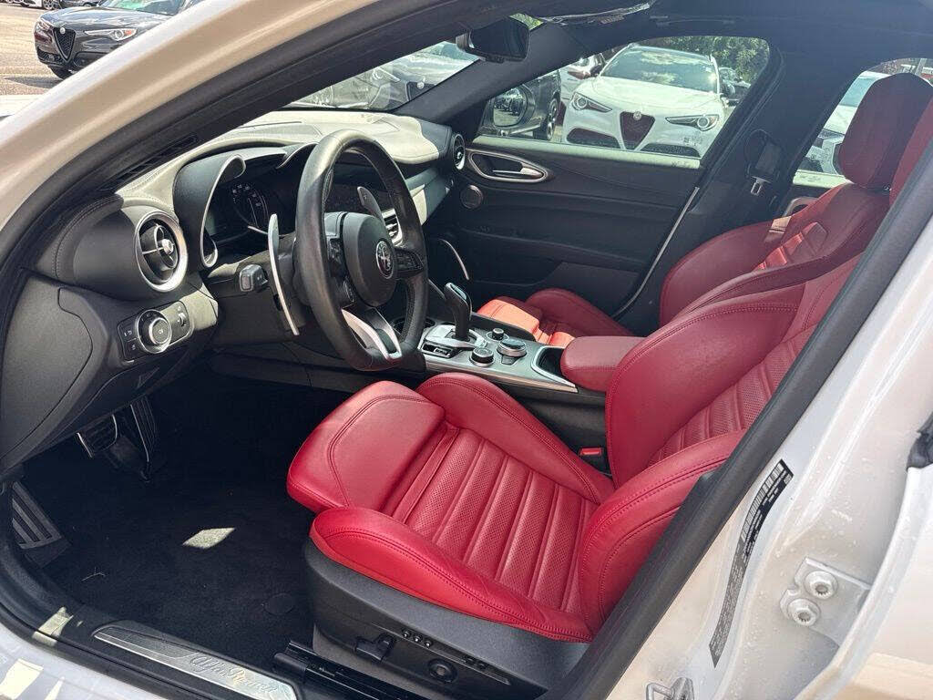 2022 Alfa Romeo Giulia