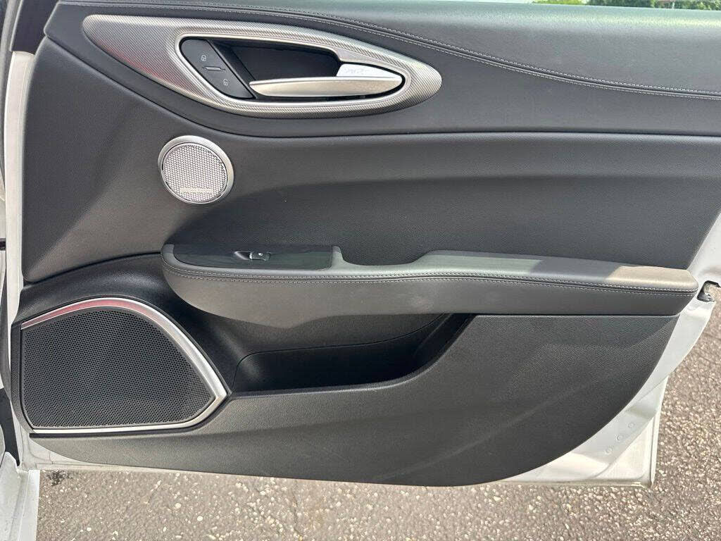 2022 Alfa Romeo Giulia