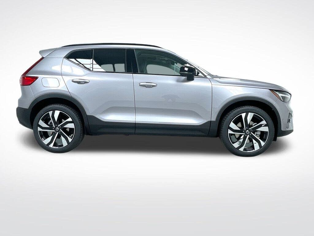 2026 Volvo XC40