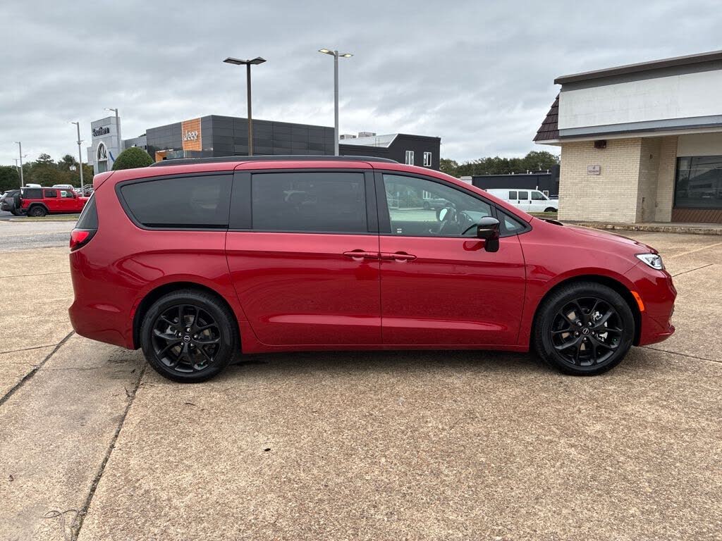 2026 Chrysler Pacifica