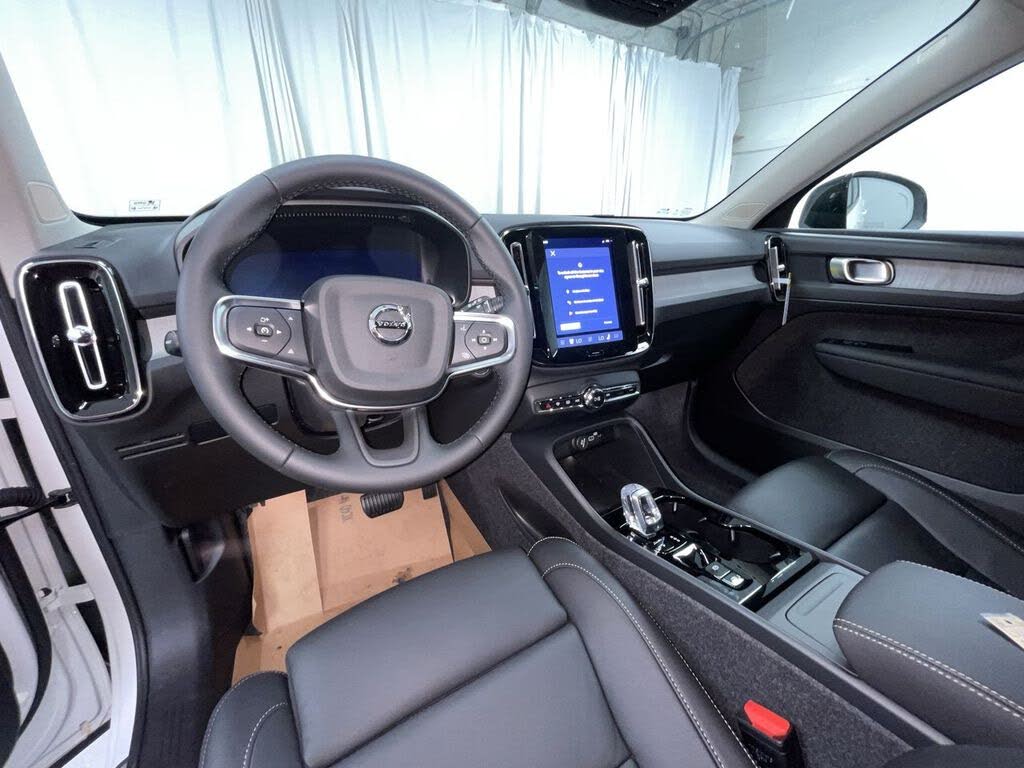 2026 Volvo XC40