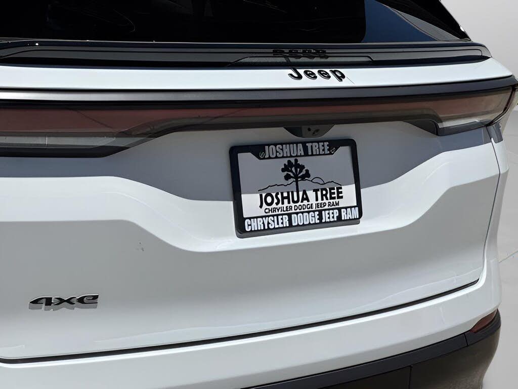 2025 Jeep Wagoneer S