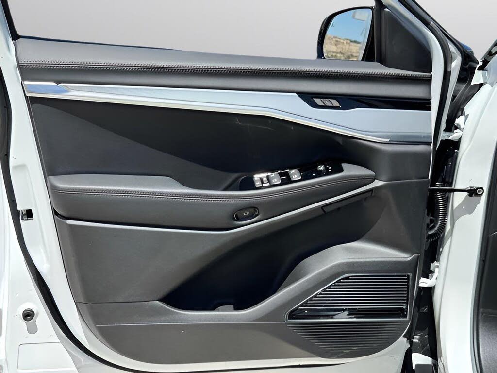 2025 Jeep Wagoneer S
