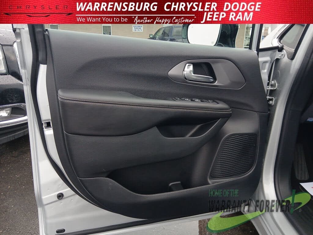 2026 Chrysler Voyager