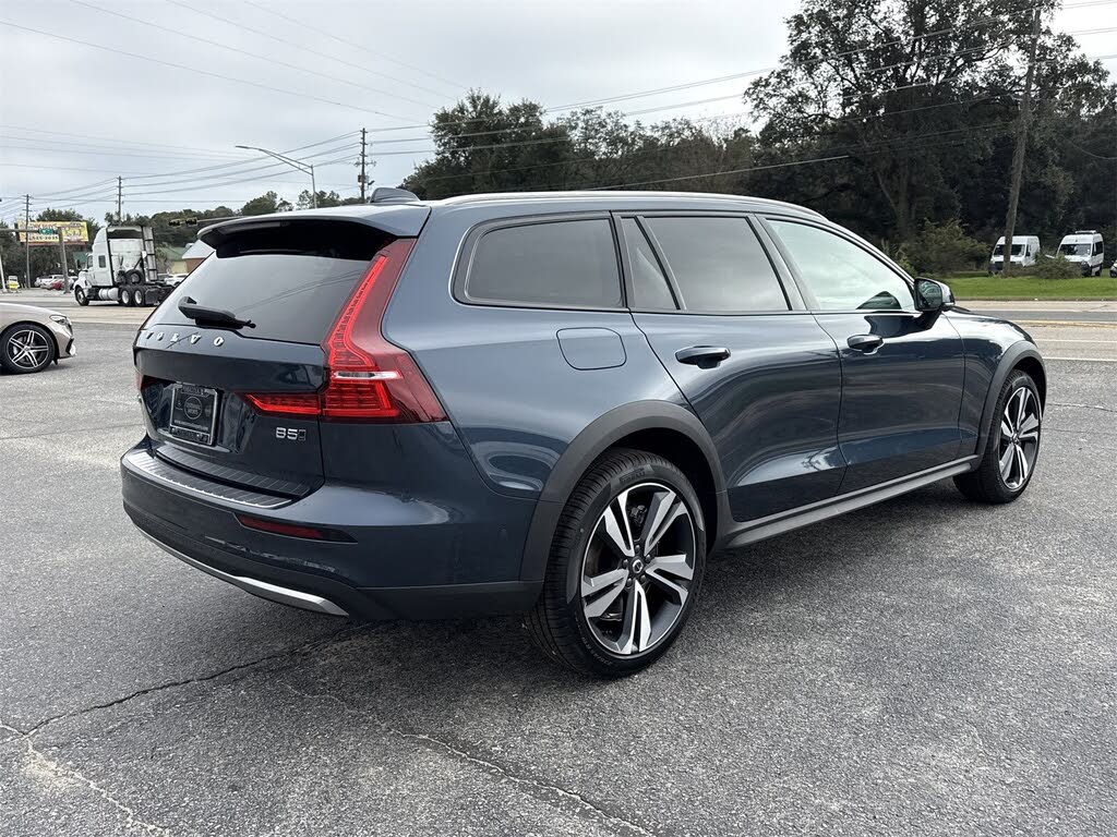 2026 Volvo V60 Cross Country