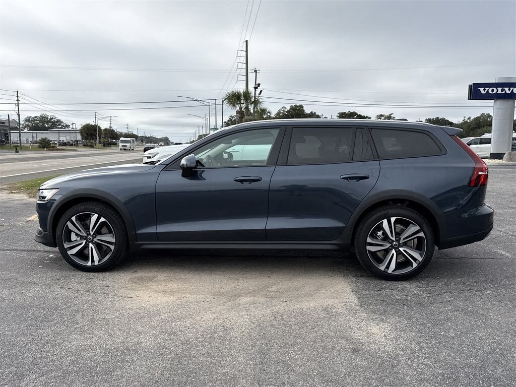 2026 Volvo V60 Cross Country