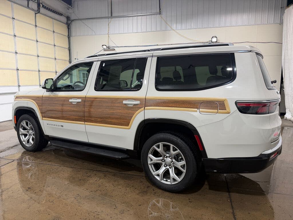 2022 Jeep Wagoneer