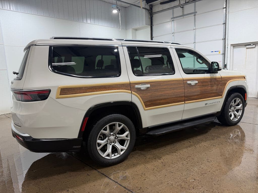 2022 Jeep Wagoneer