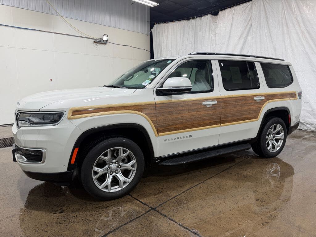 2022 Jeep Wagoneer