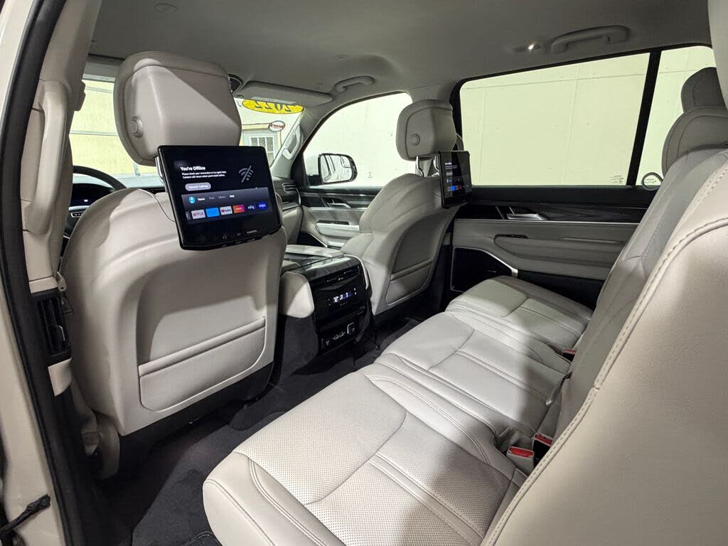 2022 Jeep Wagoneer