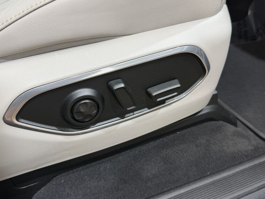2022 Jeep Wagoneer