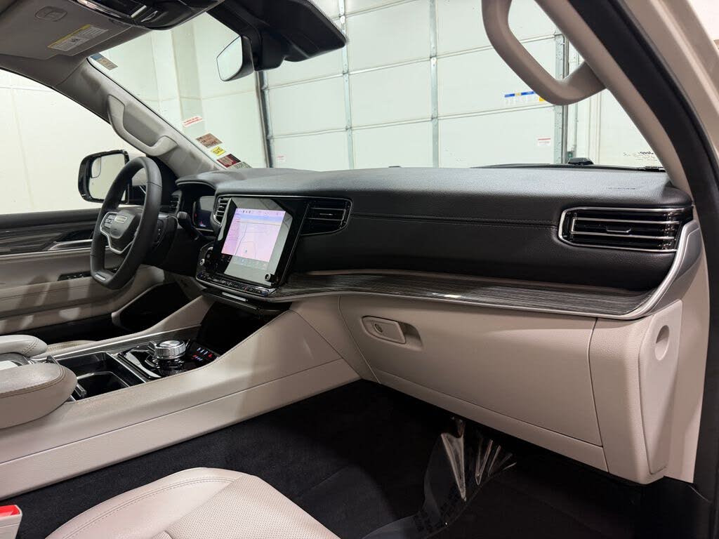 2022 Jeep Wagoneer