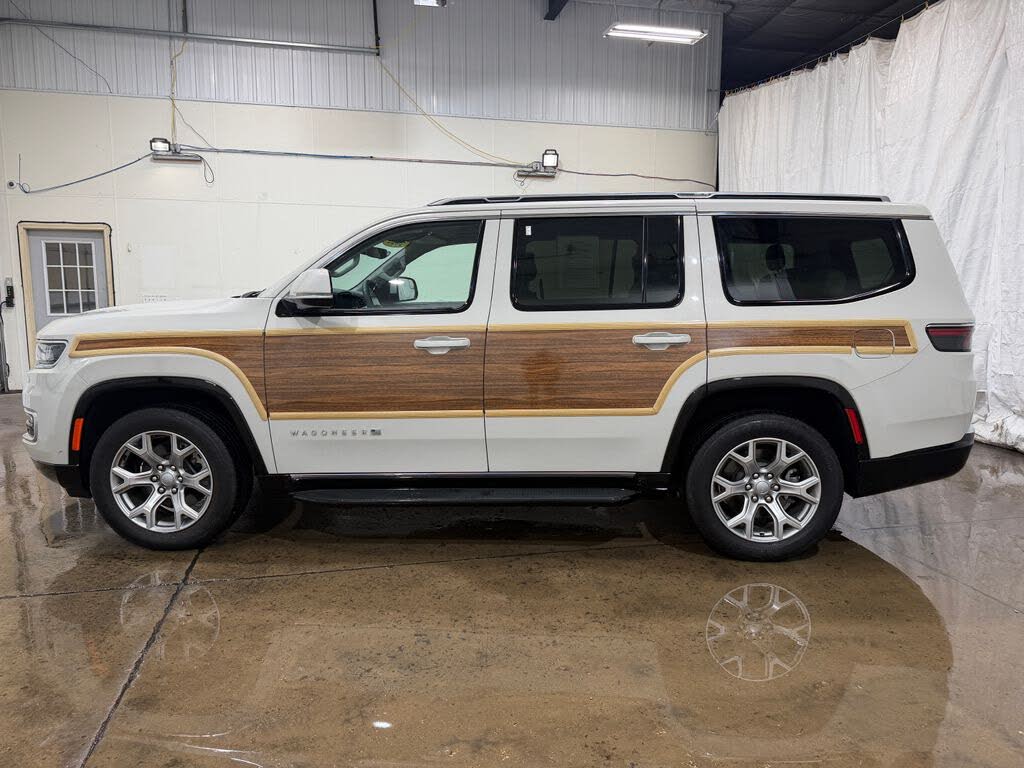 2022 Jeep Wagoneer