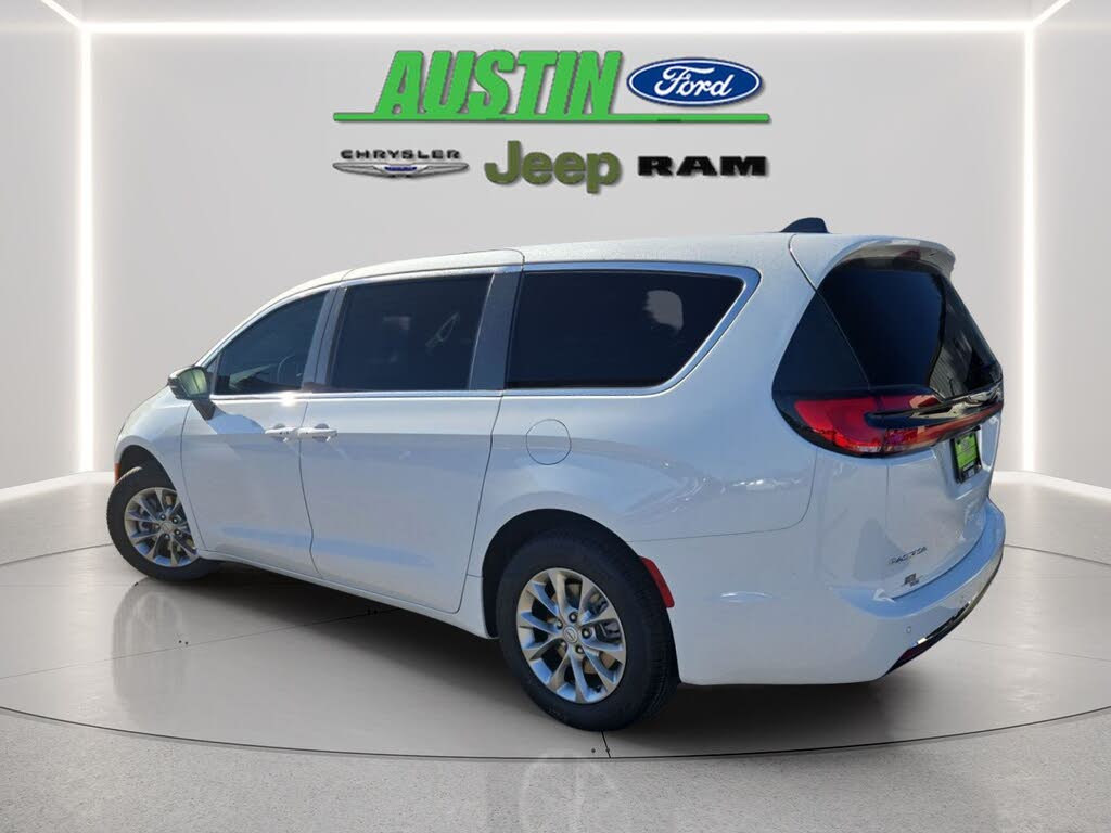 2026 Chrysler Pacifica