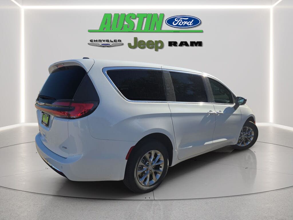 2026 Chrysler Pacifica