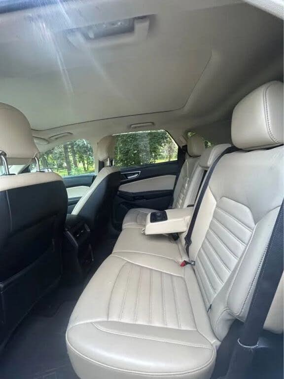 2016 Ford Edge