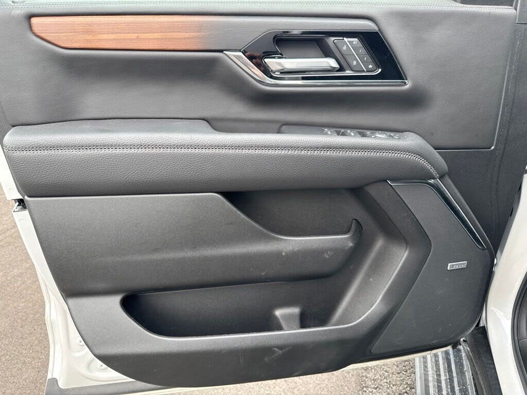 2025 GMC Yukon