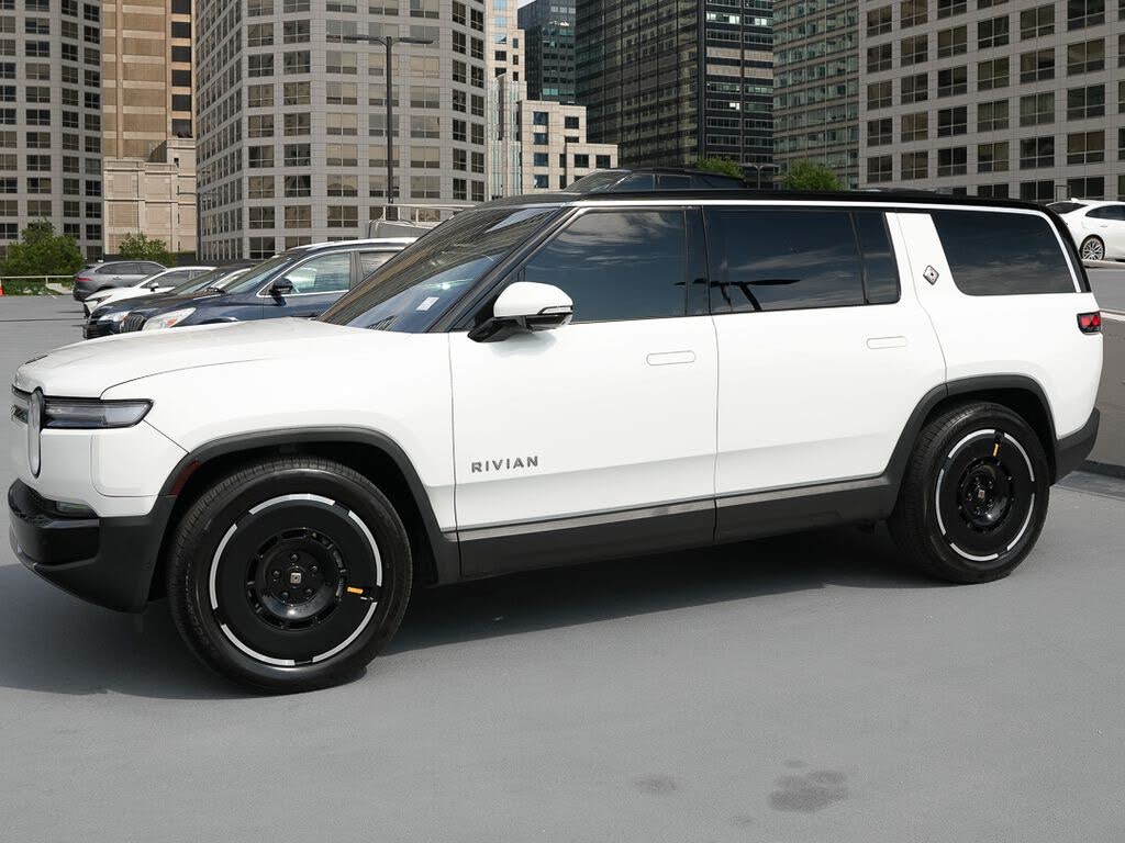 2025 Rivian R1S deal in Chicago, IL