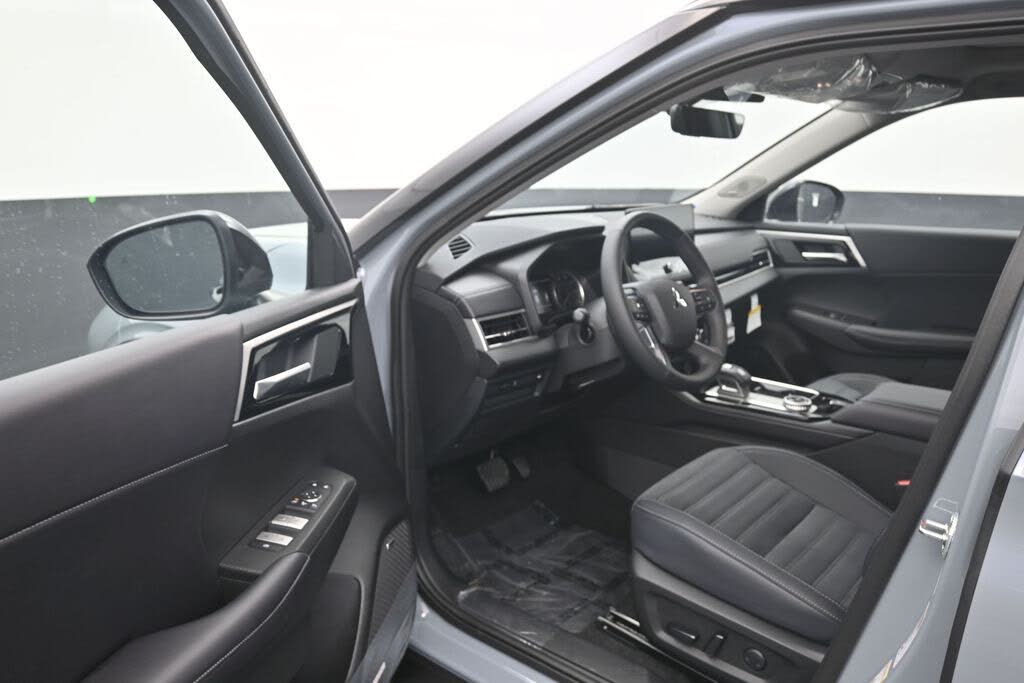 2026 Mitsubishi Outlander