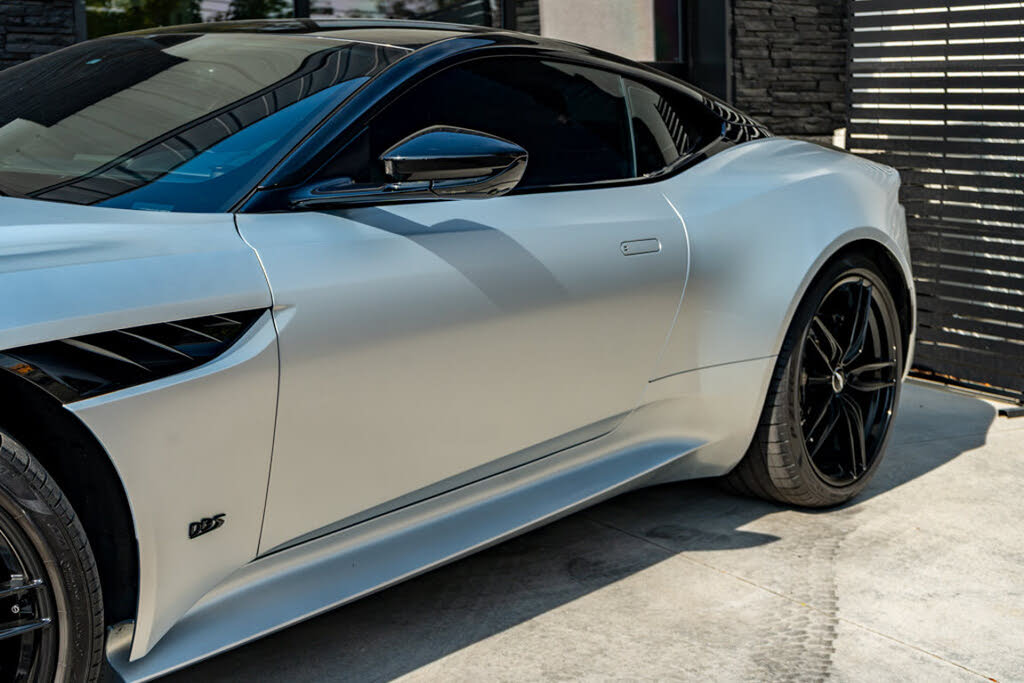 2020 Aston Martin DBS