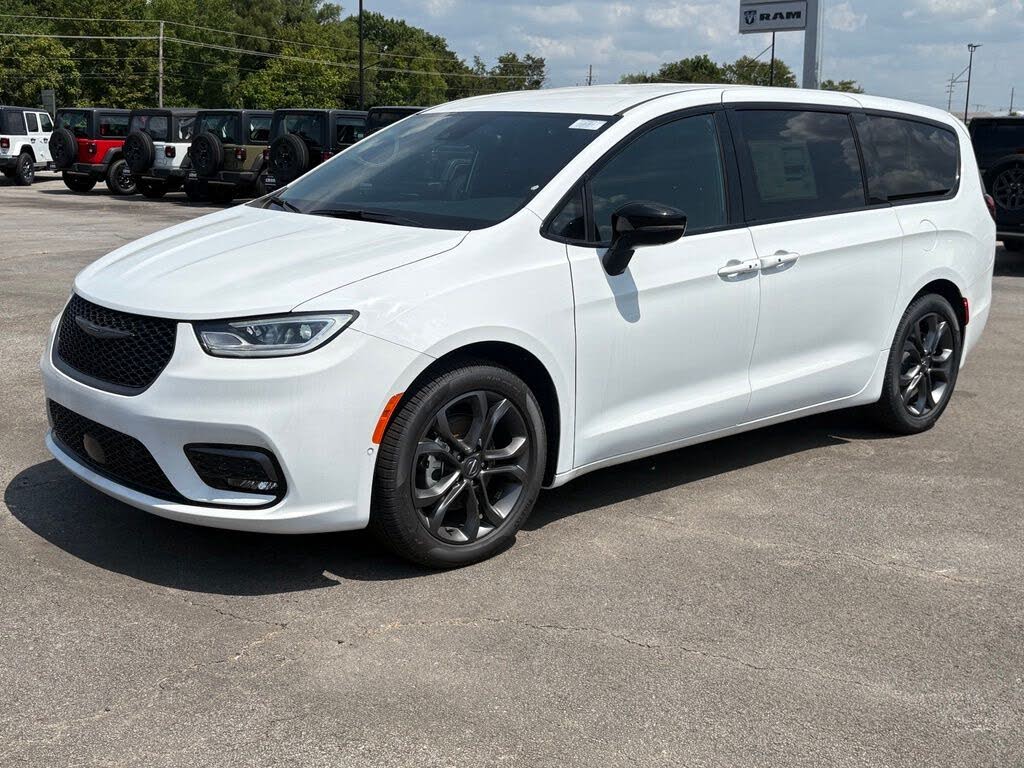 2026 Chrysler Pacifica