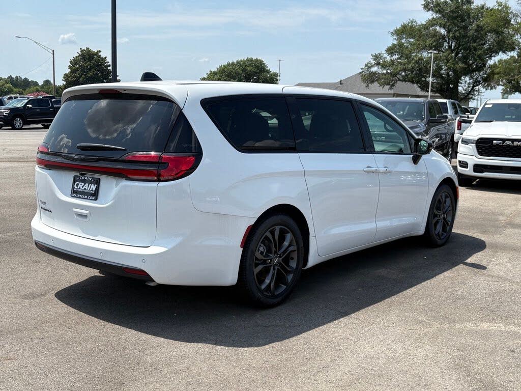 2026 Chrysler Pacifica