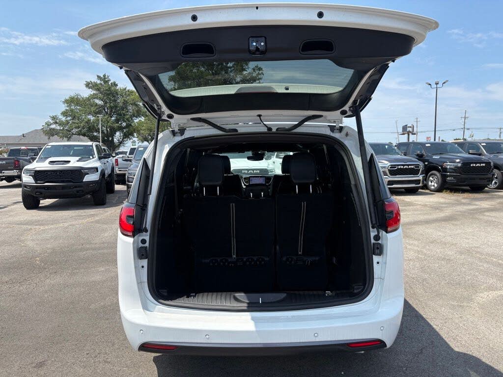 2026 Chrysler Pacifica