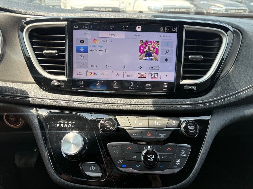 2026 Chrysler Pacifica