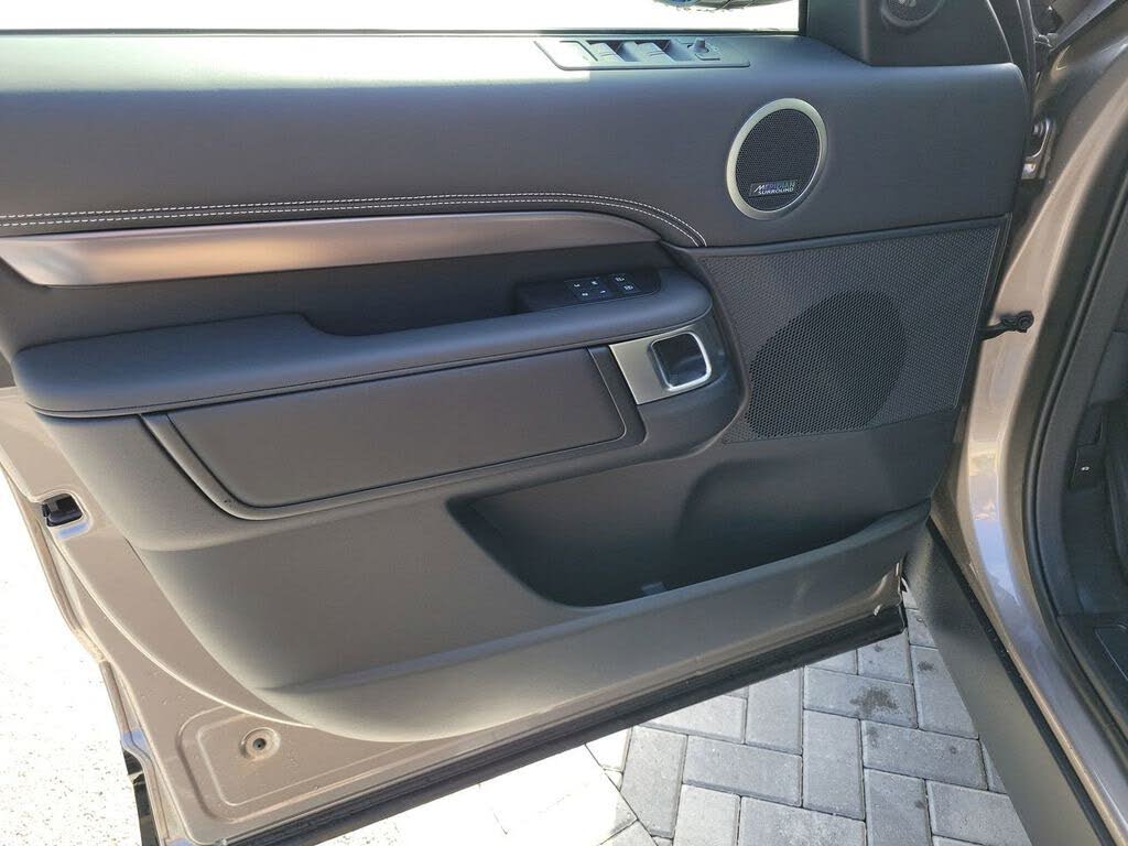2025 Land Rover Discovery