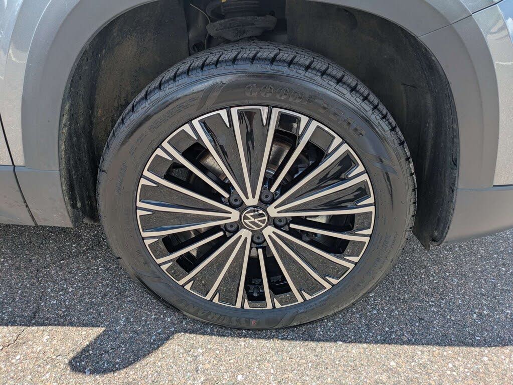 2025 Volkswagen Taos