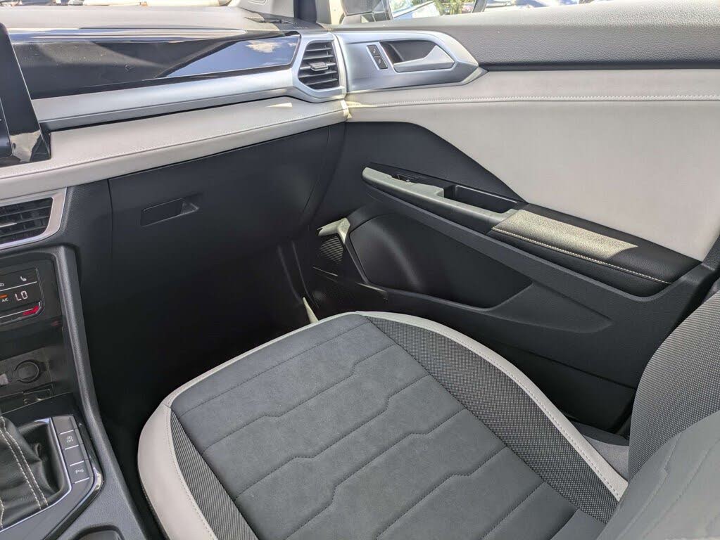 2025 Volkswagen Taos