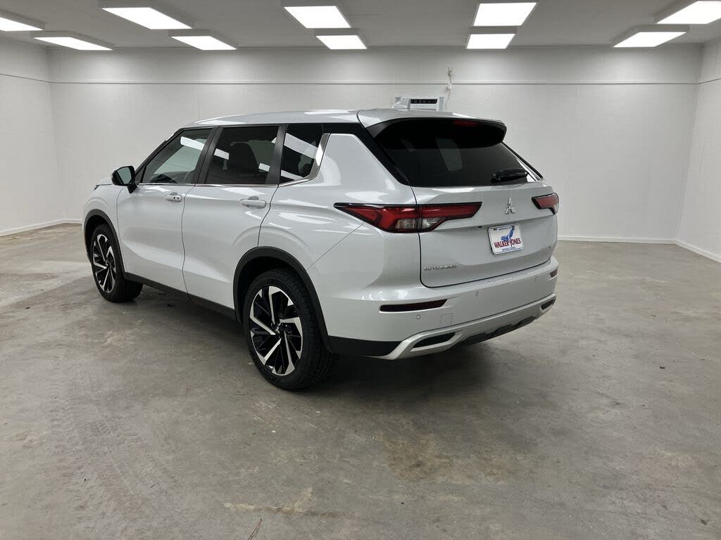 2024 Mitsubishi Outlander