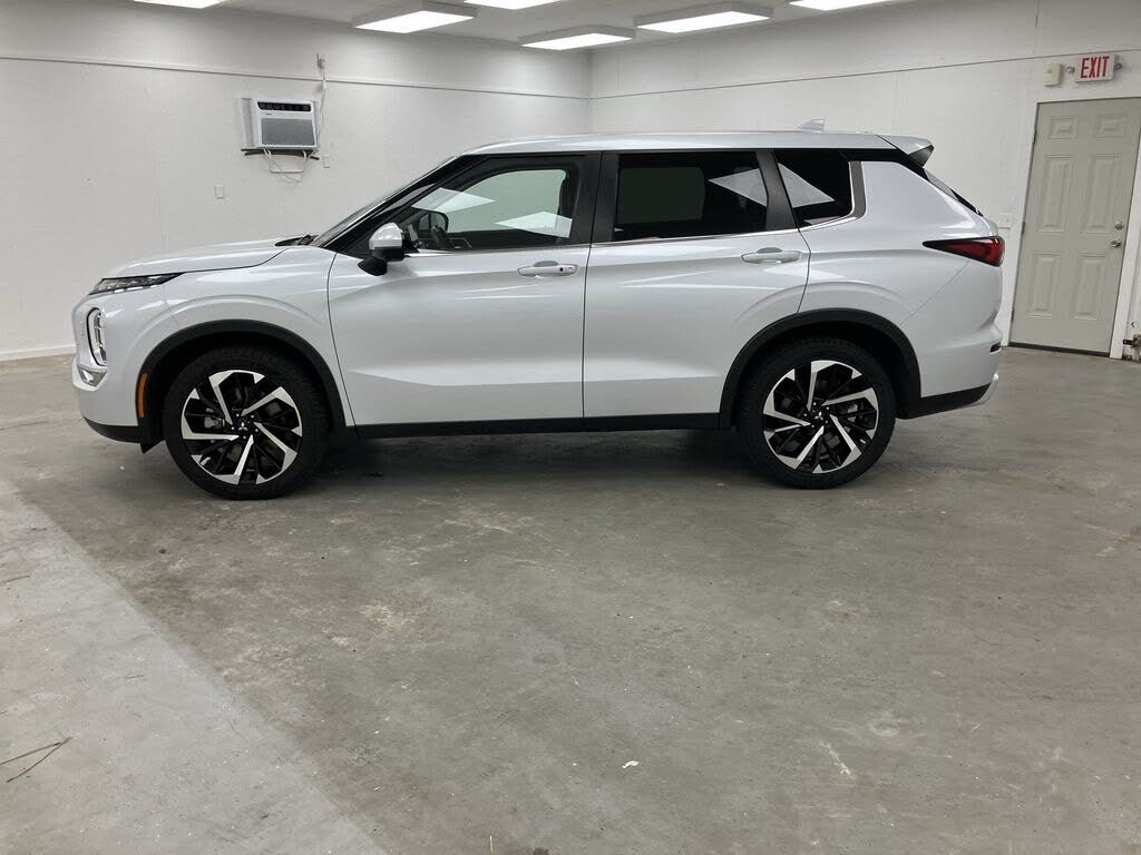 2024 Mitsubishi Outlander