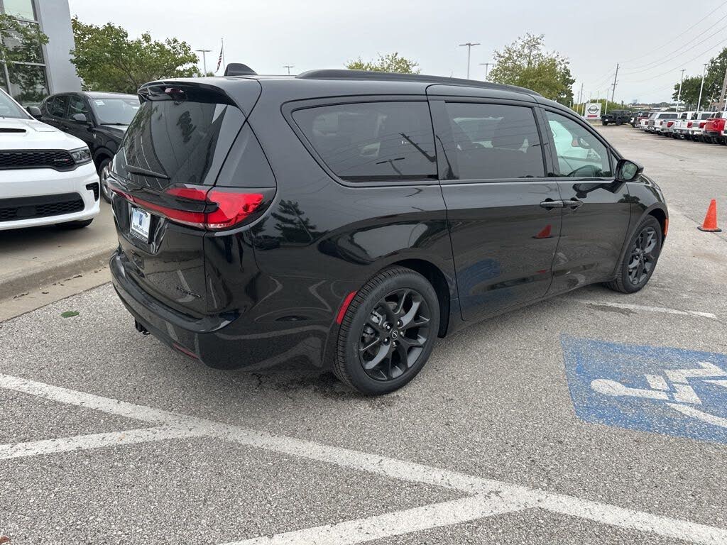 2026 Chrysler Pacifica