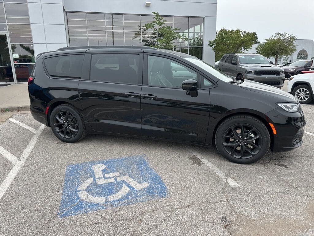 2026 Chrysler Pacifica