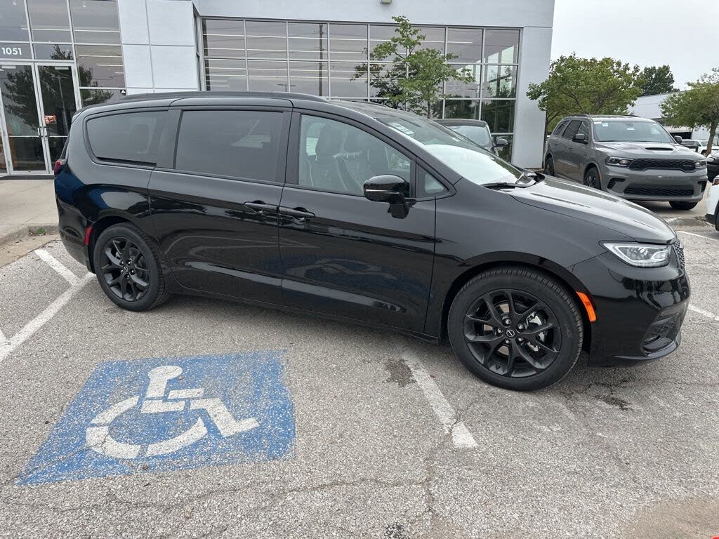 2026 Chrysler Pacifica