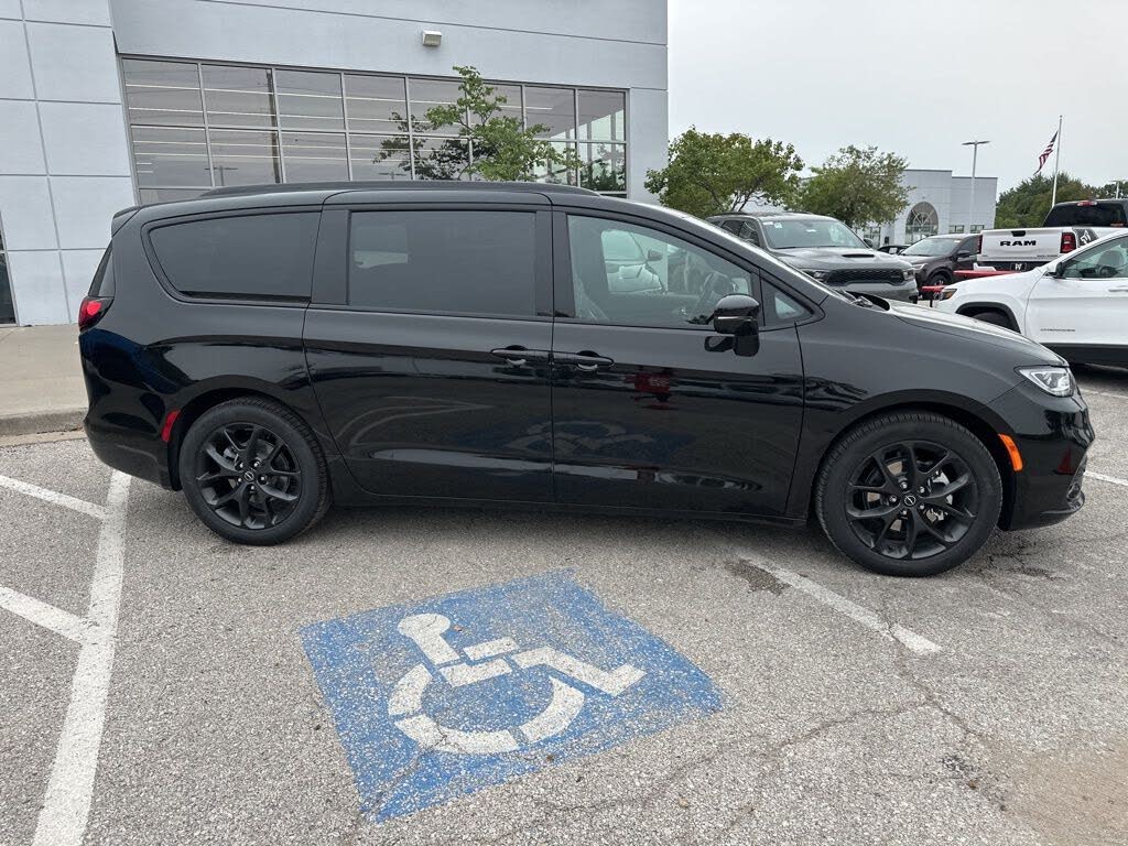 2026 Chrysler Pacifica